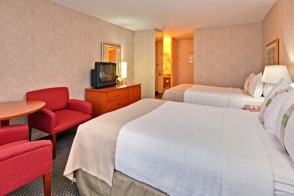 Holiday Inn Montreal Midtown Room photo